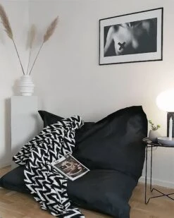 Säkkituoli Nailon Musta 140 X 180 Cm FUZZY 12 Säkkituoli Nailon Musta 140 X 180 Cm FUZZY -Beliani undef src sa picid 722719 type whitesh image