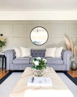 Vaaleanharmaa 3-istuttava Kangassohva CHESTERFIELD 12 Vaaleanharmaa 3-istuttava Kangassohva CHESTERFIELD -Beliani undef src sa picid 765720 type whitesh image