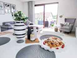 Nojatuoli Harmaa ABSON -Beliani undef src sa picid 776665 type whitesh image