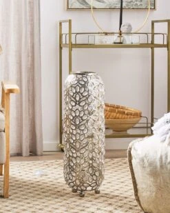 Lattiavalaisin Metalli Hopea VOLTA -Beliani undef src sa picid 815397 type whitesh image