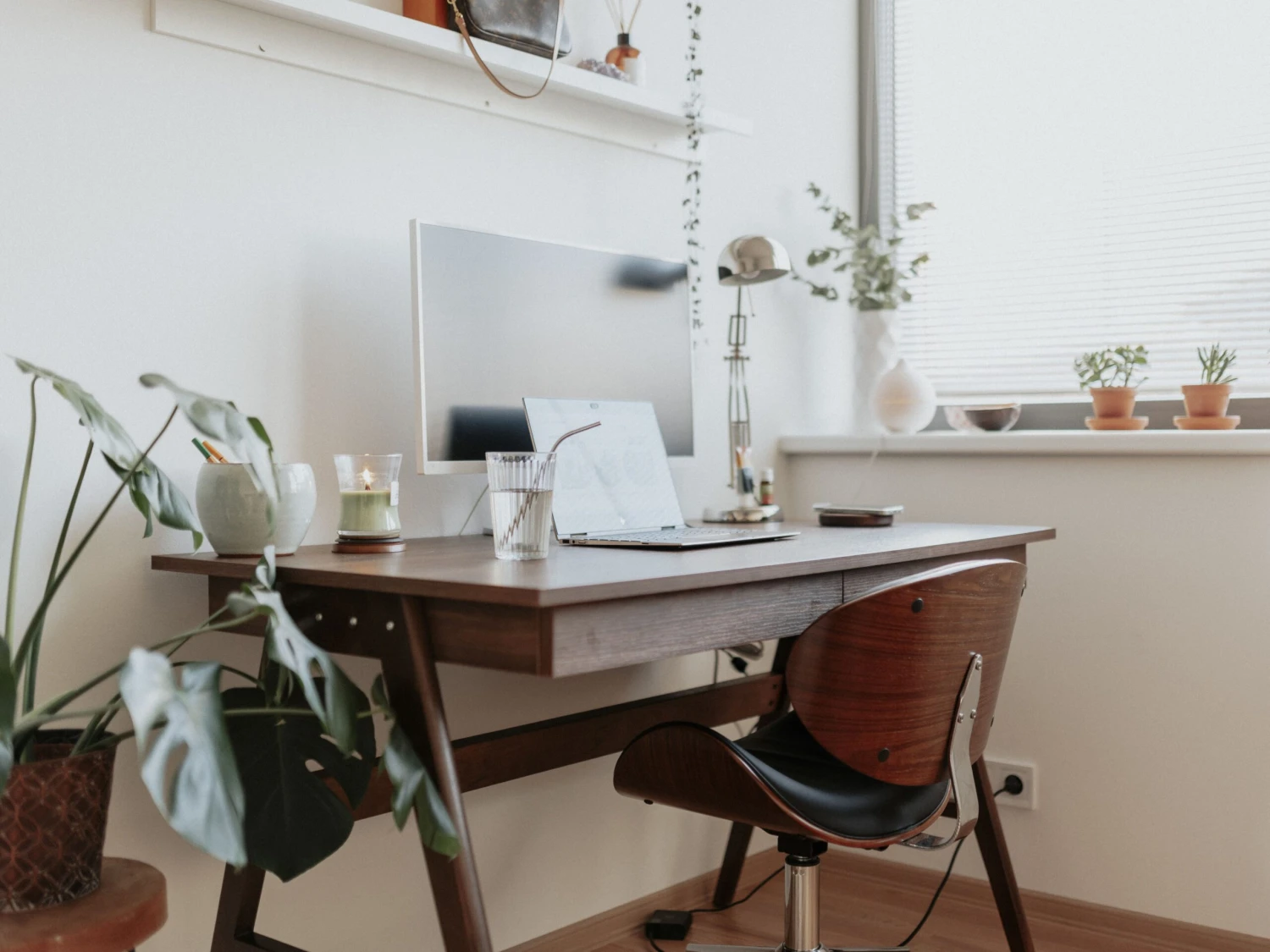 Työpöytä 120x70 Cm Tumma Puu SHESLAY - Image 5