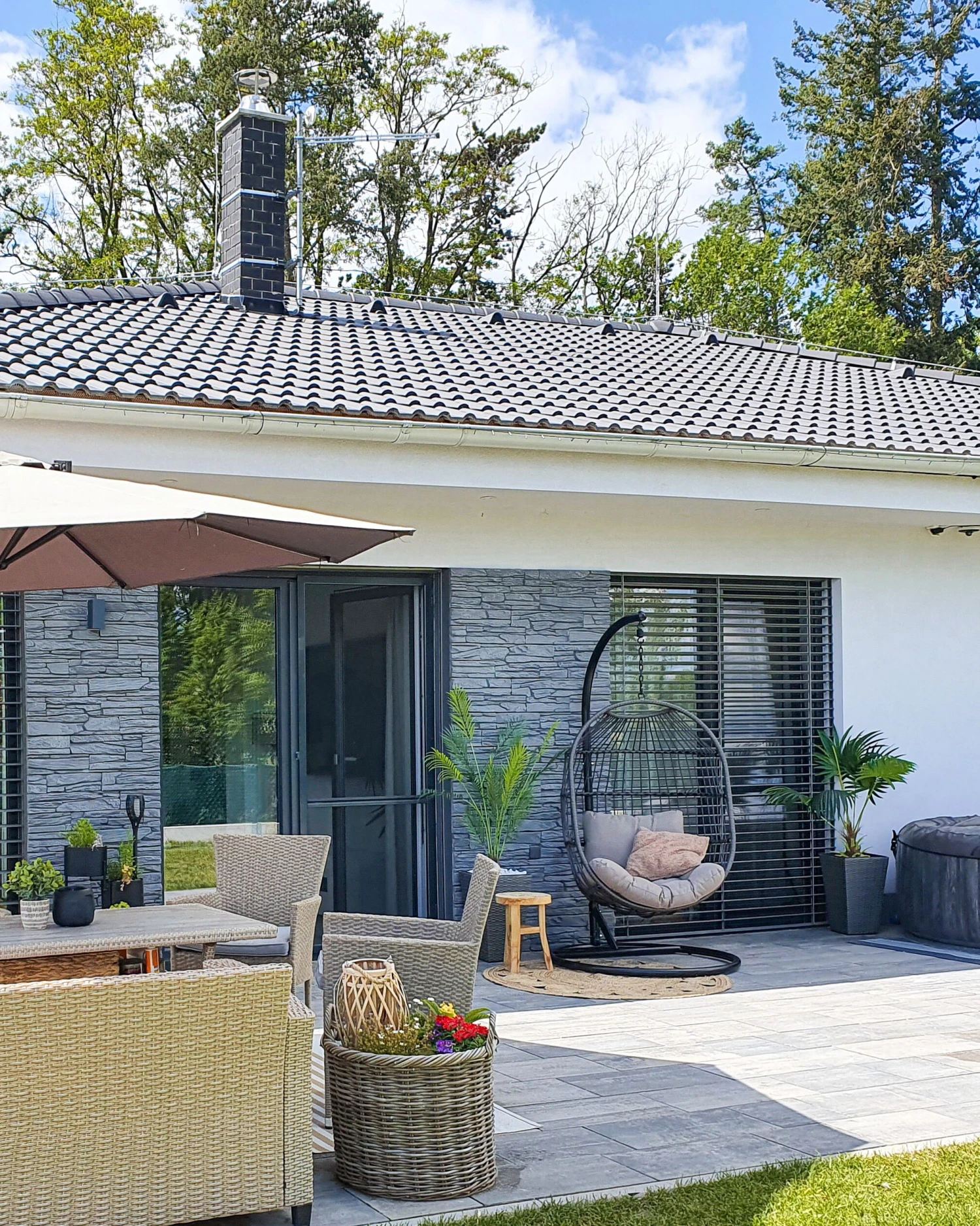 Riipputuoli Jalustalla Rottinkinen Musta ALBA 4 Riipputuoli Jalustalla Rottinkinen Musta ALBA - Image 4