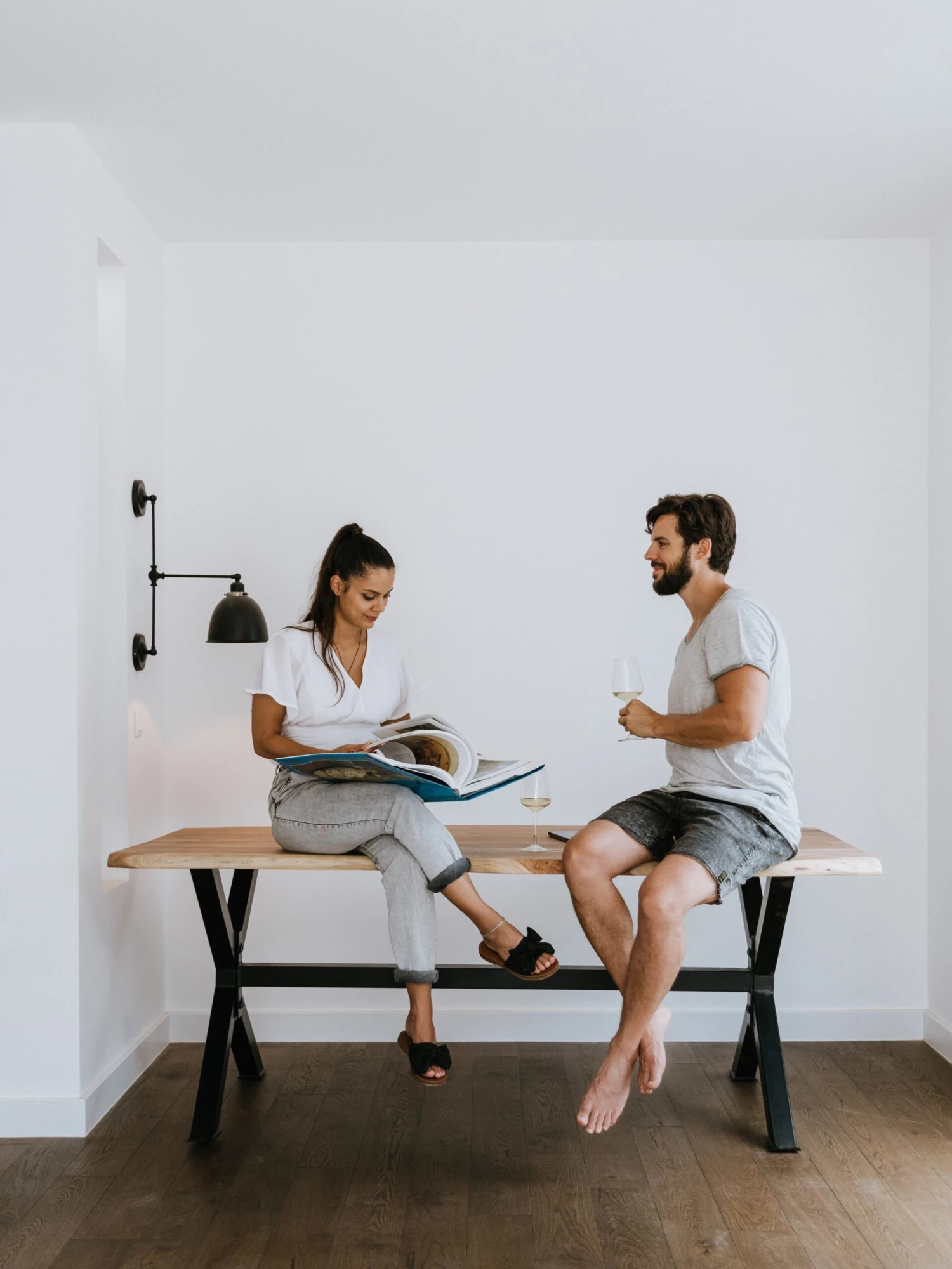 Ruokapöytä Akasiapuu Vaalea Puu/musta VALBO Useita Kokoja - Image 6