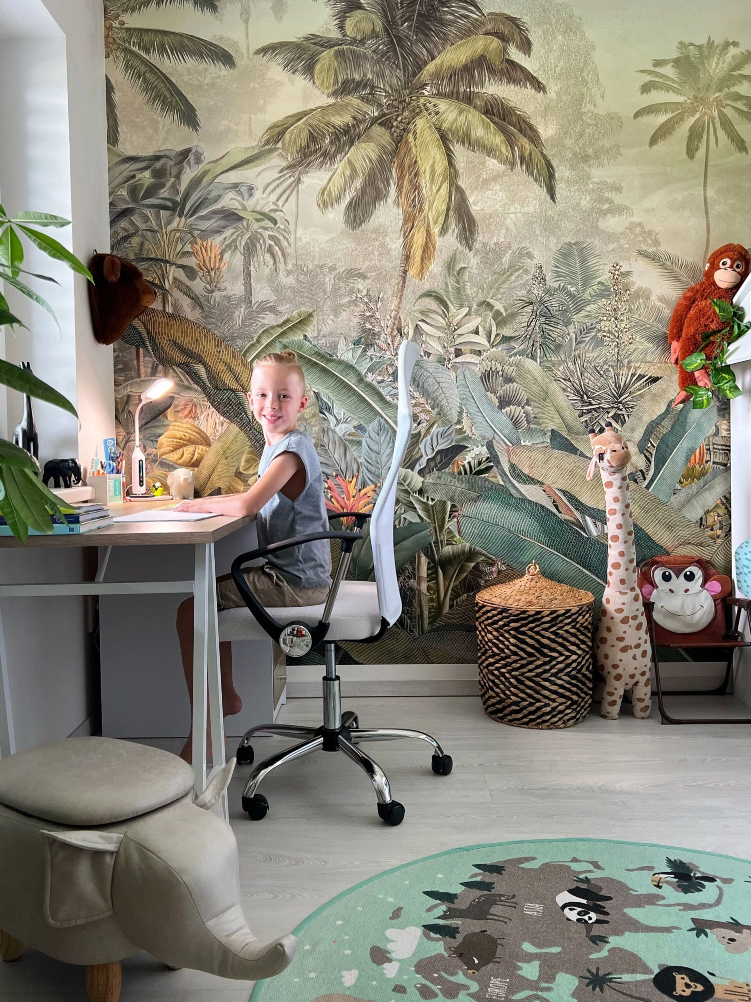 Valkoinen Työtuoli DESIGN - Image 3