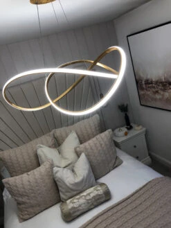 LED-riippuvalaisin Metalli Kulta TUMEN 12 LED-riippuvalaisin Metalli Kulta TUMEN -Beliani undef src sa picid 832720 type whitesh image